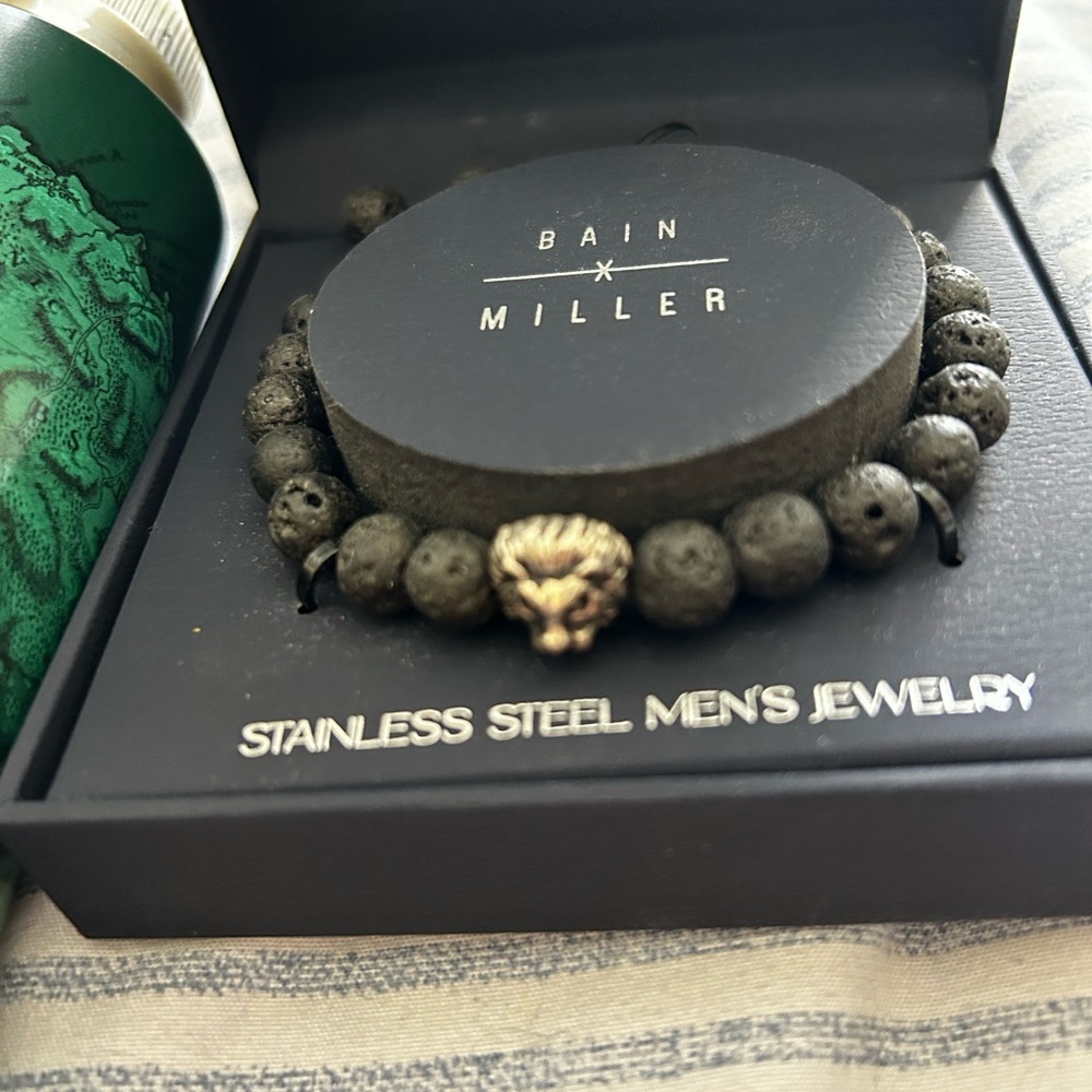 Tommy Bahama body spray & lava rock stainless corded bracelet - Picture 2 of 3
